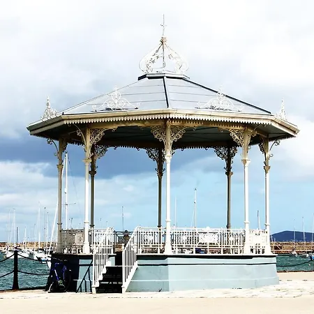 Alojamento de Acomodação e Pequeno-almoço Ferry House Dun Laoghaire