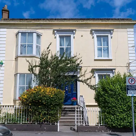 Alojamento de Acomodação e Pequeno-almoço Ferry House Dun Laoghaire
