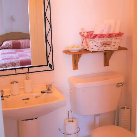 Bed & Breakfast Ferry House *