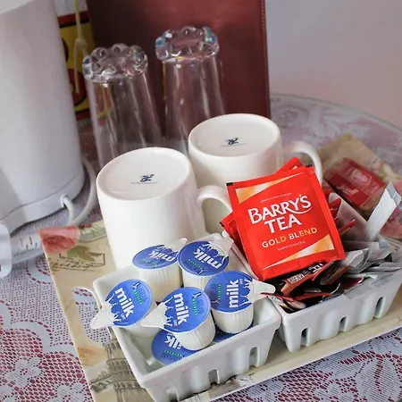 Alojamento de Acomodação e Pequeno-almoço Ferry House *